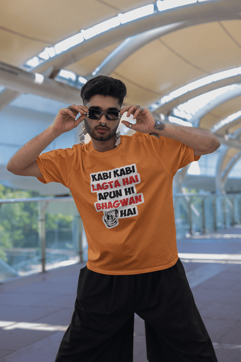 kabhi kabhi lagta hai apun hi bhagwan hai half sleeve unisex cotton t shirt