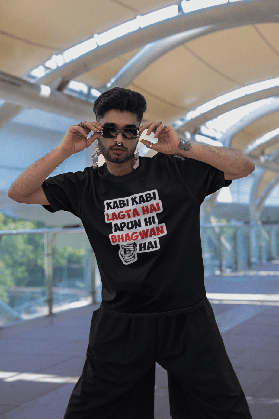 kabhi kabhi lagta hai apun hi bhagwan hai half sleeve unisex cotton t shirt